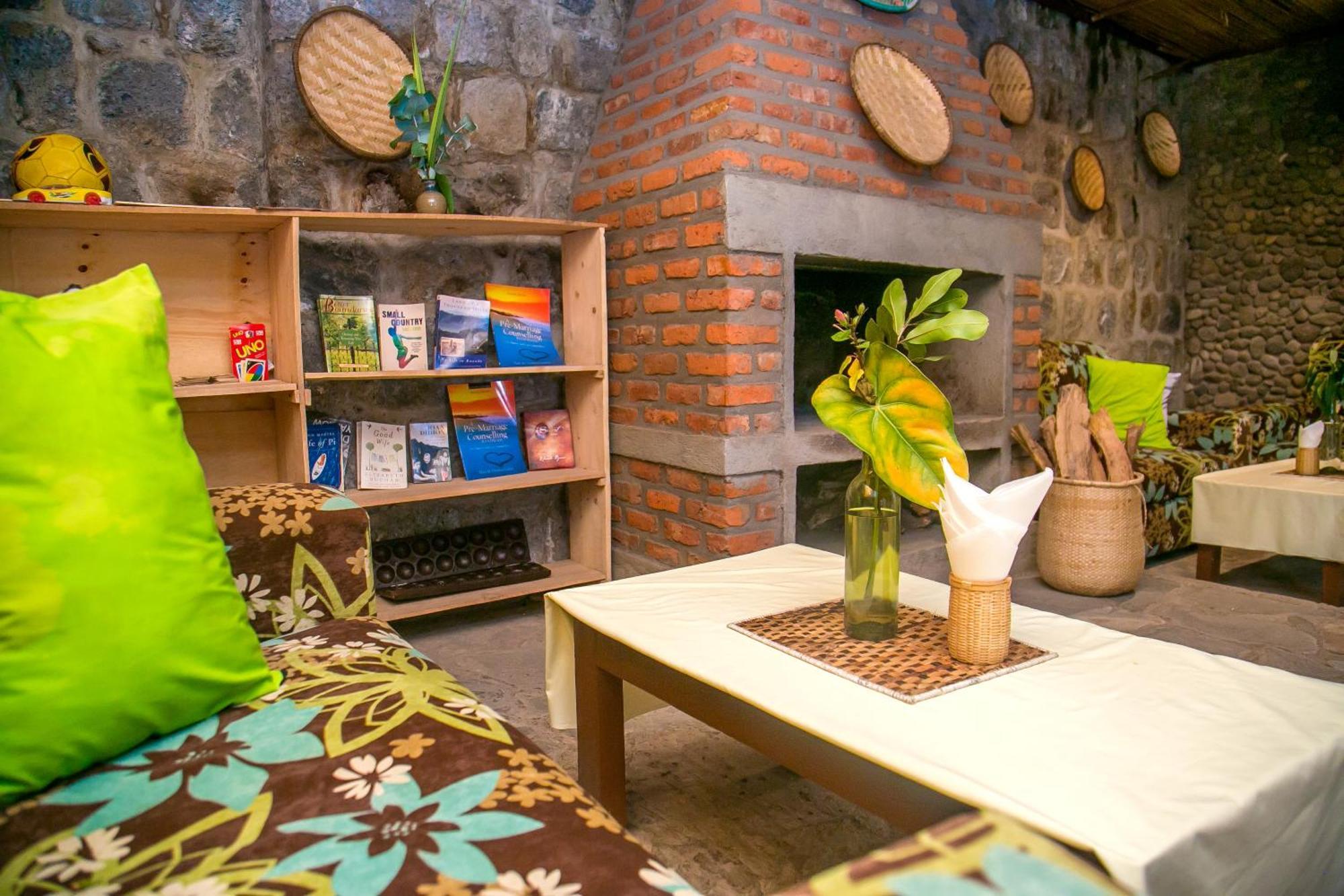 רוהנגרי Karisimbi Cave Resort מראה חיצוני תמונה