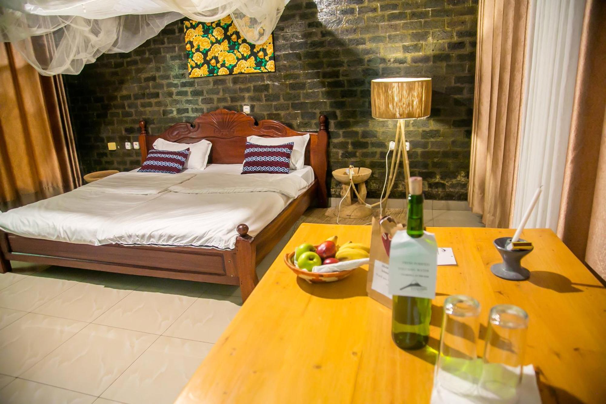 רוהנגרי Karisimbi Cave Resort מראה חיצוני תמונה