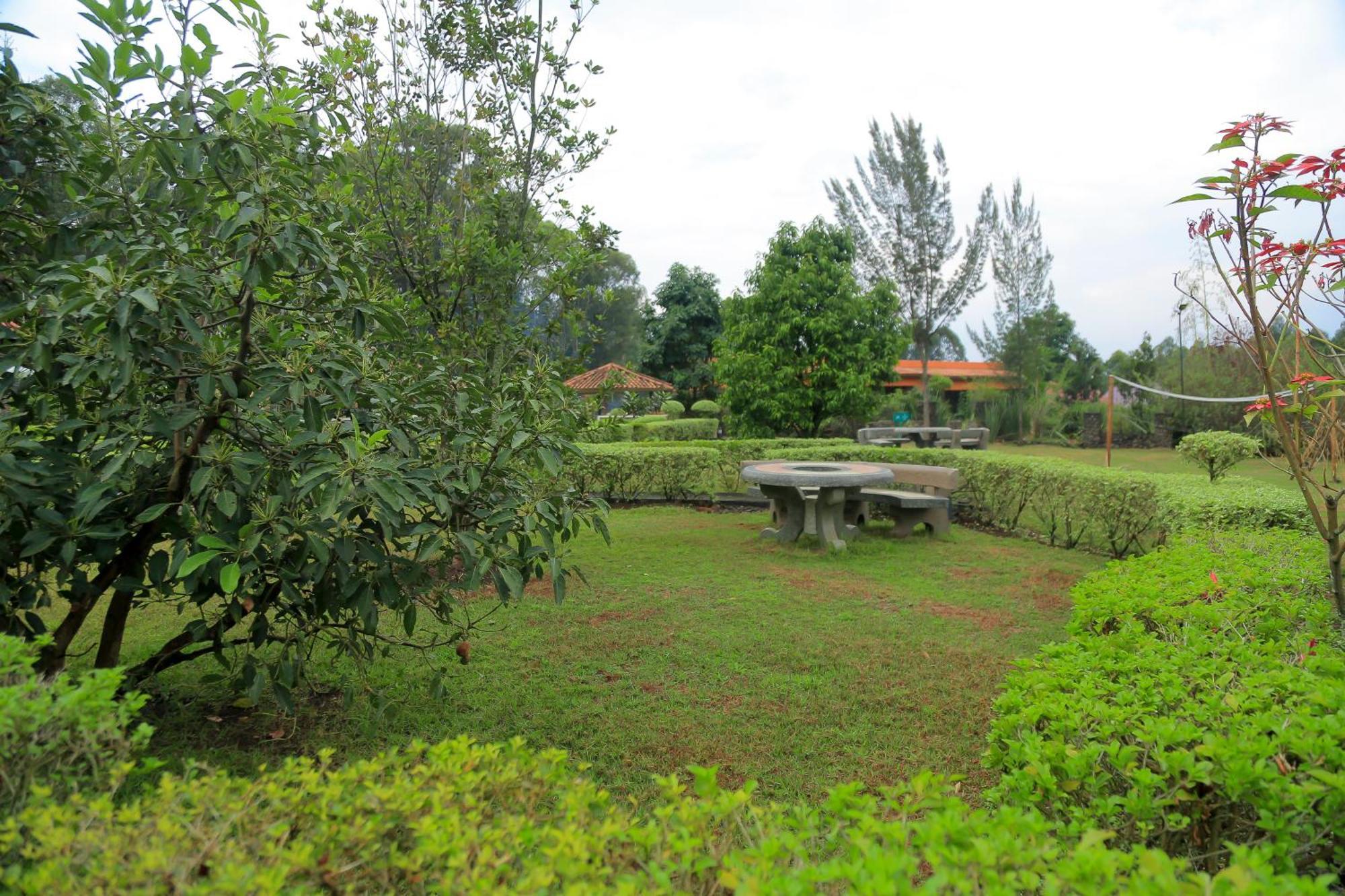 רוהנגרי Karisimbi Cave Resort מראה חיצוני תמונה